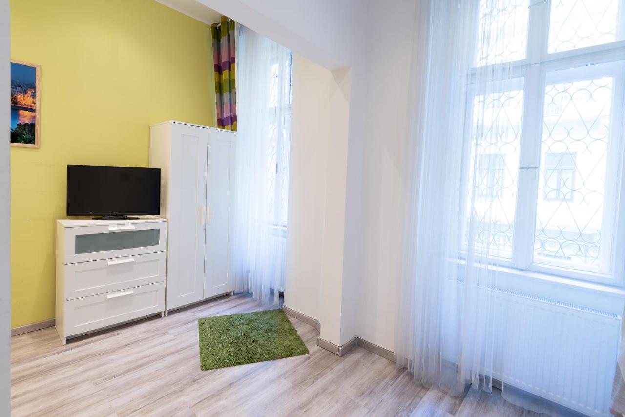 Standard Apartment By Hi5 - West End Center ブダペスト エクステリア 写真