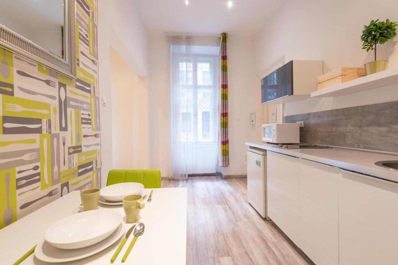 Standard Apartment By Hi5 - West End Center ブダペスト エクステリア 写真