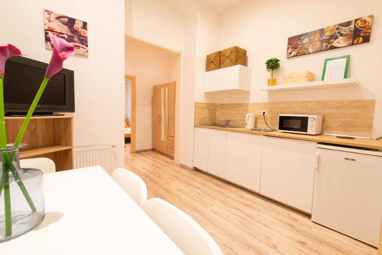 Standard Apartment By Hi5 - West End Center ブダペスト エクステリア 写真