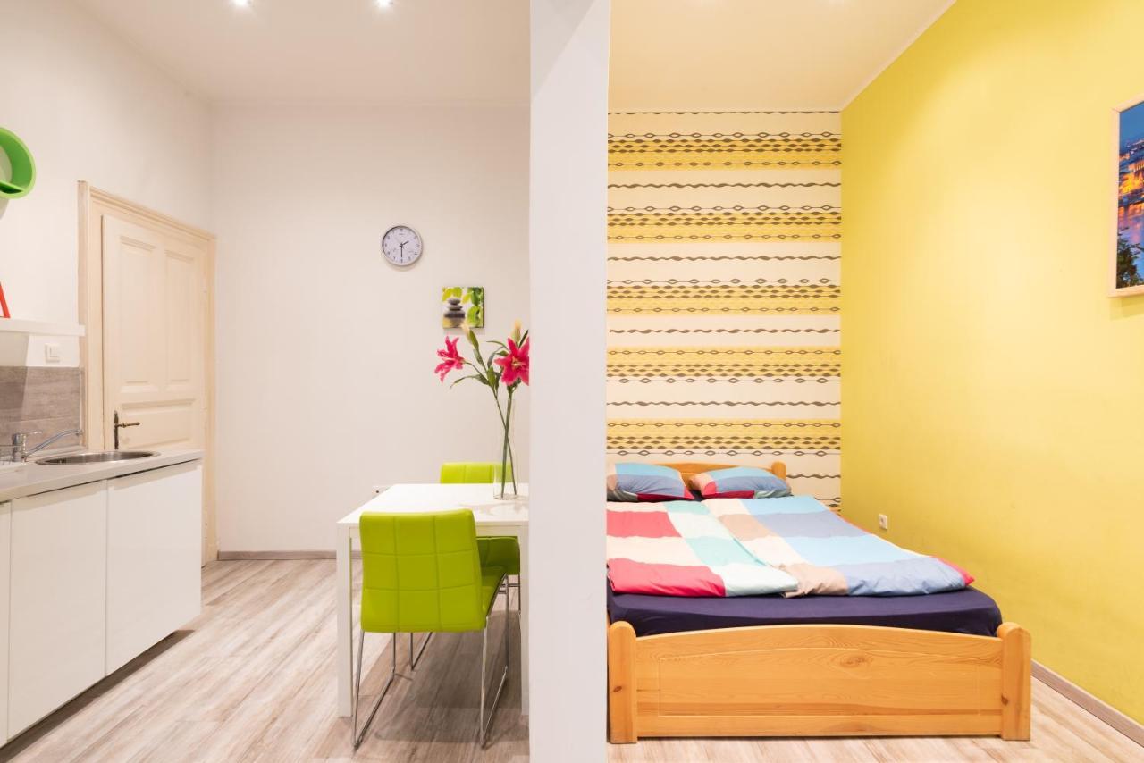 Standard Apartment By Hi5 - West End Center ブダペスト エクステリア 写真